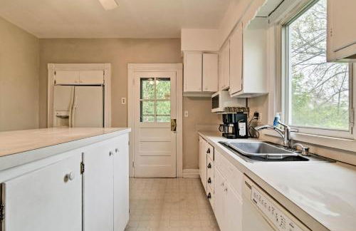 Millburn House with Deck - Walk to NYC Transit! - Foto 11