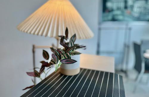 STUNNING!!! City-Center!! Retreat with Modern Amenities - Foto 21