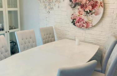 Ganzes Haus nahe Messe und nur 15 Min Zentrum-Hannover - including parking - WLAN - komplett ausgestattet - 3 Schlafräume - Whole Guest House near Fair - and only 15 Min Centre of Hannover - 3 bed rooms - highWLAN - with working places - garden - Foto 1