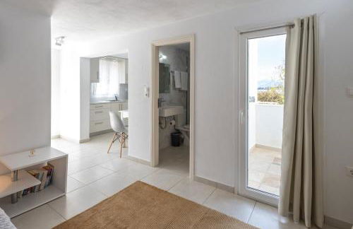 Lydia's West Apartment - Photo 18