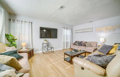 Family-Friendly Home 2 Mi to Dtwn Riverside - Foto 1