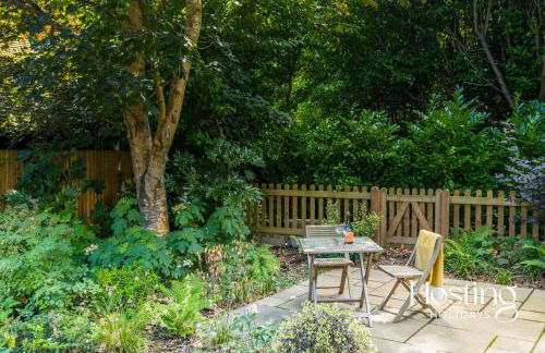 The Writers Retreat - Photo 22