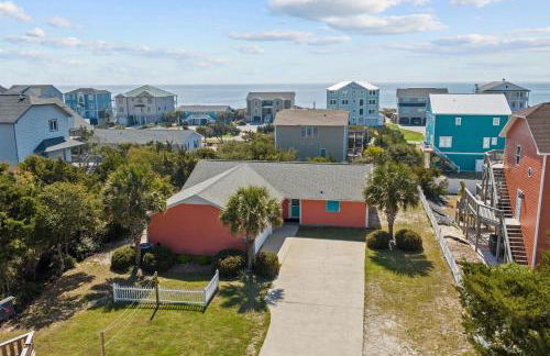 Colorful Emerald Isle Home Just Steps to Beach! - Foto 25