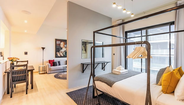 Experience a One-of-a-Kind Escape in JVC - Foto 2, Habitación