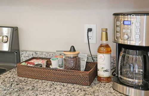 Bungalow Dream w Hot Tub, Fenced Yard & Fire Pit - Foto 67