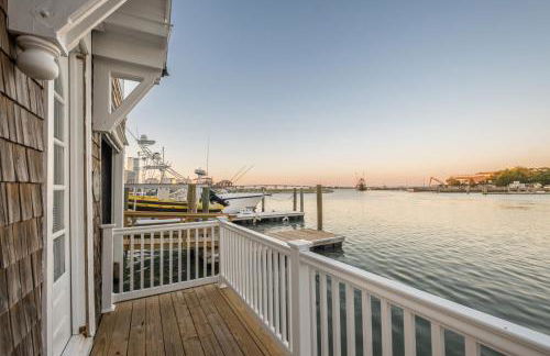The Capone House-Historic Bayfront Home w/hot tub - Foto 48