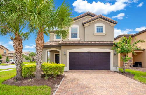Large Themed Pool Home at Windsor at Westside - Photo 13