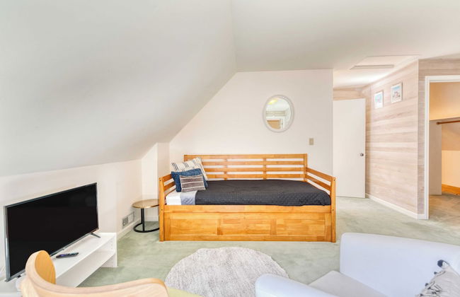 Colonial Bluff House Above the Sea by Avantstay - Foto 33