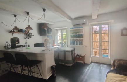 Luxury Apartment - Photo 31