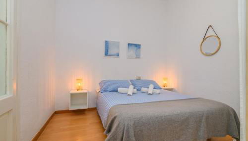 Playa a pie y a 15 minutos de Ramblas y Plaza Catalunya en metro - Foto 3