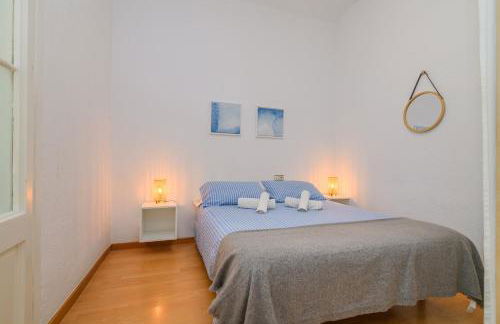 Playa a pie y a 15 minutos de Ramblas y Plaza Catalunya en metro - Foto 3