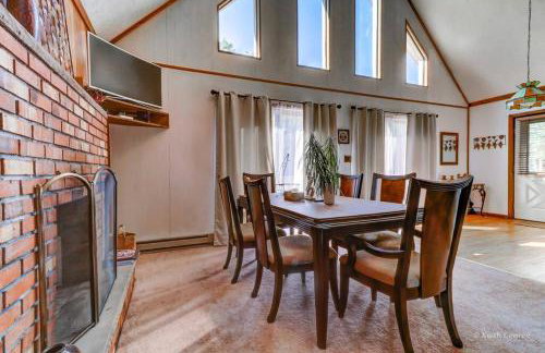 Beautiful Chalet with Hot Tub & Sauna in Poconos - Foto 25