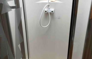 Private 1-bedroom RV, direct bus to NYC Manhattan only 2 blocks away, MetLife Stadium FIFA World Cup 25 minutes away - Foto 11