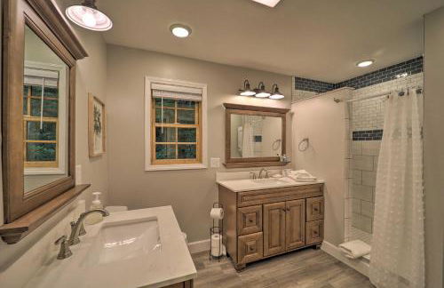 10 Mi to Sugar Mountain! Cabin with Lake Access - Foto 25