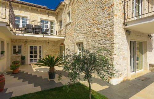 Villa Patrick-Luxury stone house in the center of Istria - Photo 13