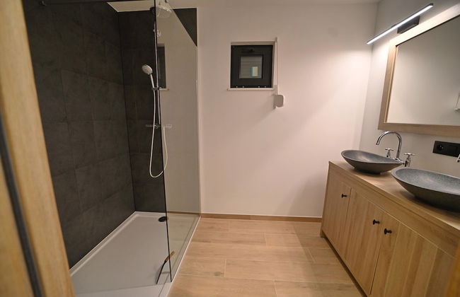 Chalet Near Durbuy With Forest & Hot Tub - Foto 18