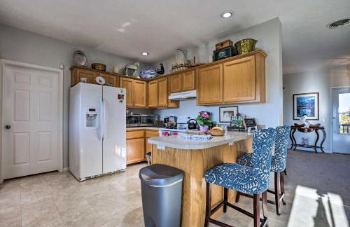 Family Farmhouse on 160-Acre Ranch with Hiking Trail - Foto 11