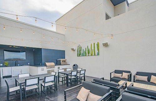 Near Mayo Clinic & Desert Ridge , Stay with Pool & Gym- S309 - Foto 36