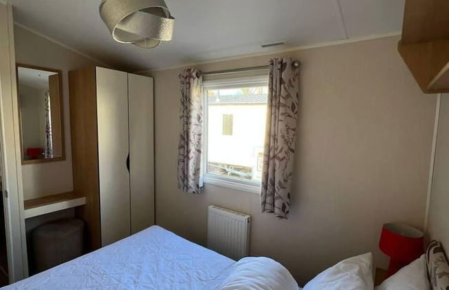 Stunning 8 Berth Caravan in Poole - Foto 3