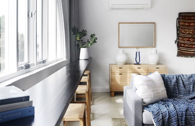 Flourish On Bull - Photo 1