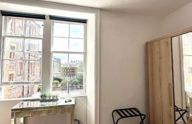 Cosy Apartment in Edinburgh city centre , 2 bedroom1 Bathroom - Photo 5