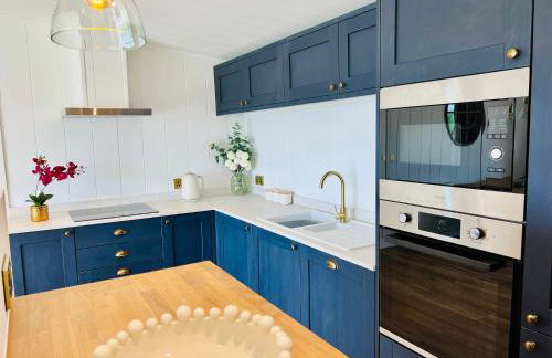 Phoenix Lodge - Luxury 2 ensuite bedrooms, lakeside views - Foto 5