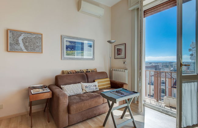 Bright Panorama Apartment - Photo 9