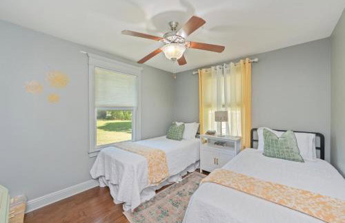 Private Pool and 3BR Family Fun Home with Gazebo - Foto 40