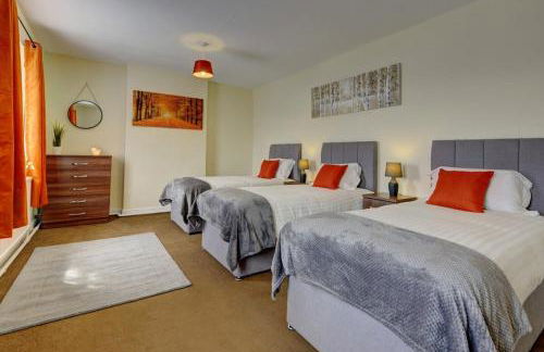 5 bedrooms, sleeps up to 16, secure parking space & comfort - Foto 45