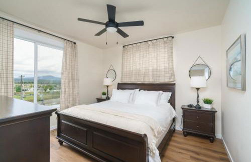 Golf Getaway, Hot Tub, EV Charger, New 2025 Build - Photo 19