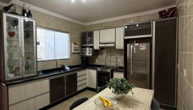 Two-story house for rent at Show Rural - Near Br - Foto 1