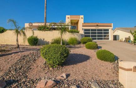 Spectacular Hilltop Home W/resort Like Backyard! - Foto 16