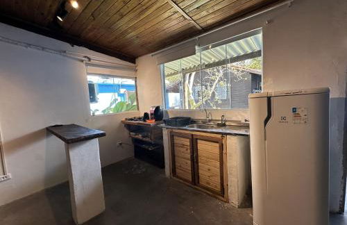 Baleia Pé na Areia - Foto 6