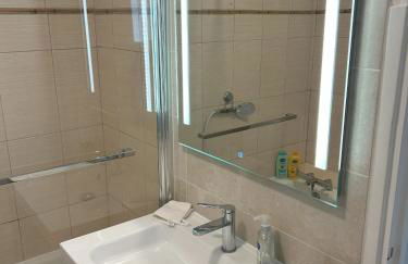 Riviera Retreat - Steps to Beach & Shops, Balcony & AC - Foto 20