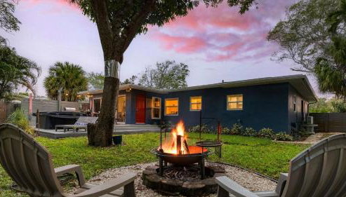 Hot Tub Firepit Deck 10mins to Beach Near Las Olas Middle Terrace Cottage by AvantStay - Foto 3, Other