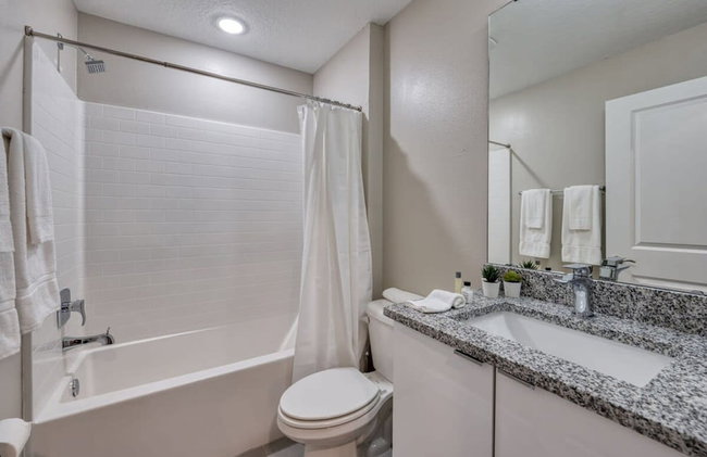 7961 Luxuosa Villa de 4 Suítes com Piscina Privativa a 10 Minutos da Disney - Foto 59