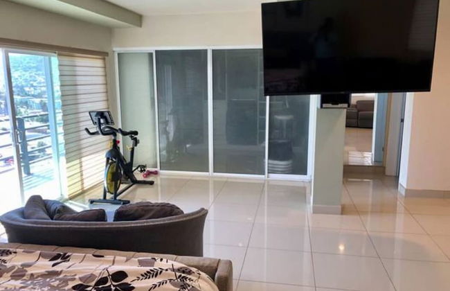 Charming House With Beautiful City View - Foto 10