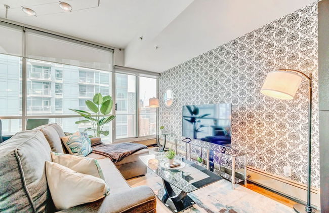 Luxury Condo With City Views Near Stampede Park - Photo 7