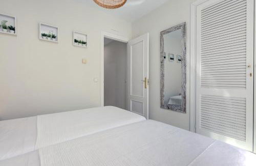 La Cala gorgeous 2 bedroom apartment with stunning gardens, pools and sea views - Photo 38