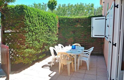 Maison confortable à 250m de la plage avec terrasse et parking - 7 couchages - FR-1-387-89 - Photo 1