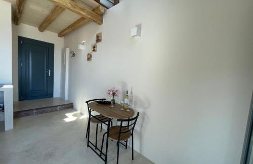 The Stone House - Photo 32