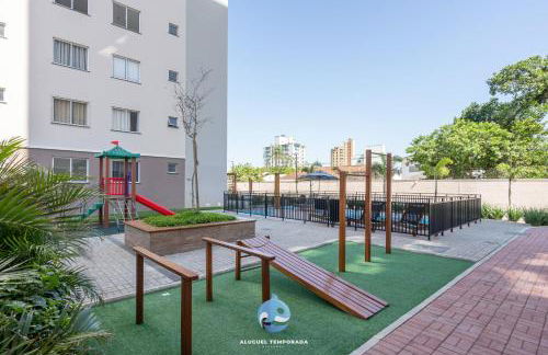 Apartamentos em Bal Piçarras 150 M DA PRAIA com SACADA, WI-FI, PISCINA, PORTARIA 24h, PLAYGROUND e vaga de GARAGEM - Foto 8