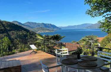 Artsy Italian lake retreat with stunning views! - Foto 43