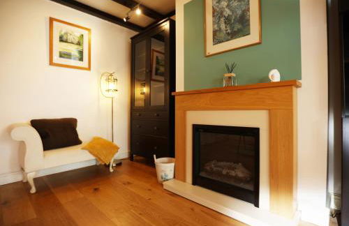 Mount Rd By N And N Stays Contractor Friendly 4 Bed House With Large Driveway, Bath - Photo 43