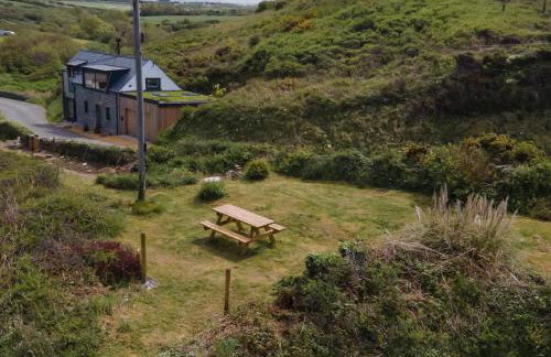 Cliff-top Cottage on Coast Path w/Panoramic Views - Foto 17