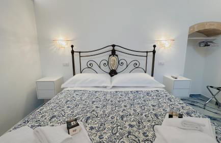 Monte Bello Suites - Photo 11