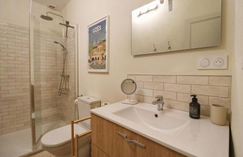 La Grande Bourgade-Authentique Maison en Pierre avec Terrasse Climatisation au Cœur d'Uzès - Foto 30