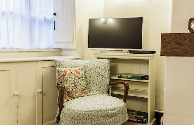 Honeypot Cottage-Lovely Bolthole in Stow - Photo 18