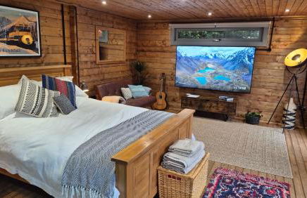 Clarence Cabin, King Bed & Free Parking - Foto 9