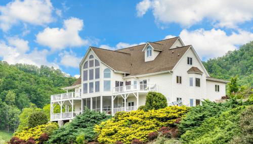 King Lodge - Photo 1